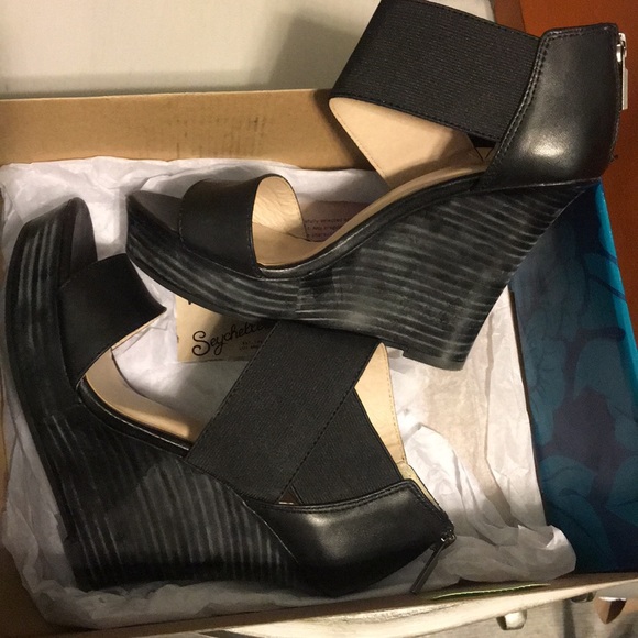 Seychelles Black Leather Wedge Sandals - Picture 6 of 7